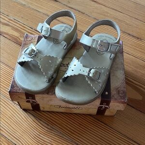 FootMates Gold Sandals